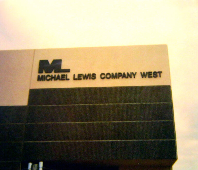 1980s-IMG_4830_MLWest_SignBuild